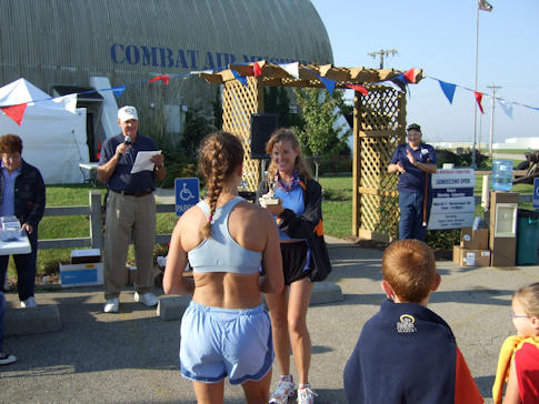 Sophia Spencer Awards the Prizes